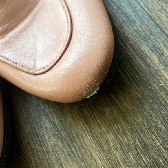 Gucci Blush Loafers - Picture 4 of 12